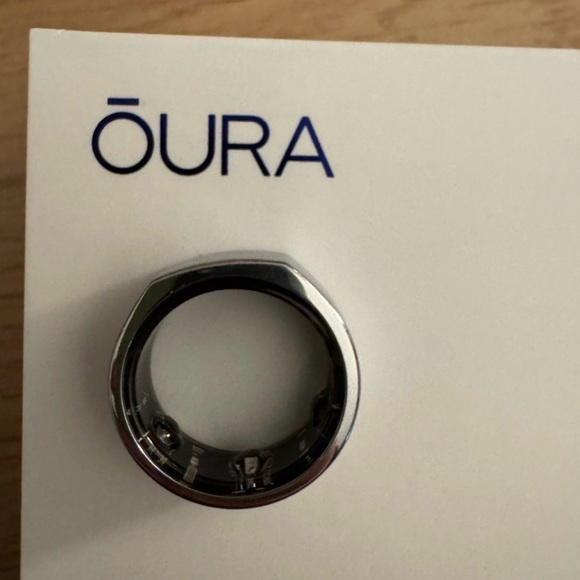 Oura  ring size 8 gen 3 heritage 💍✨ - Picture 3 of 8